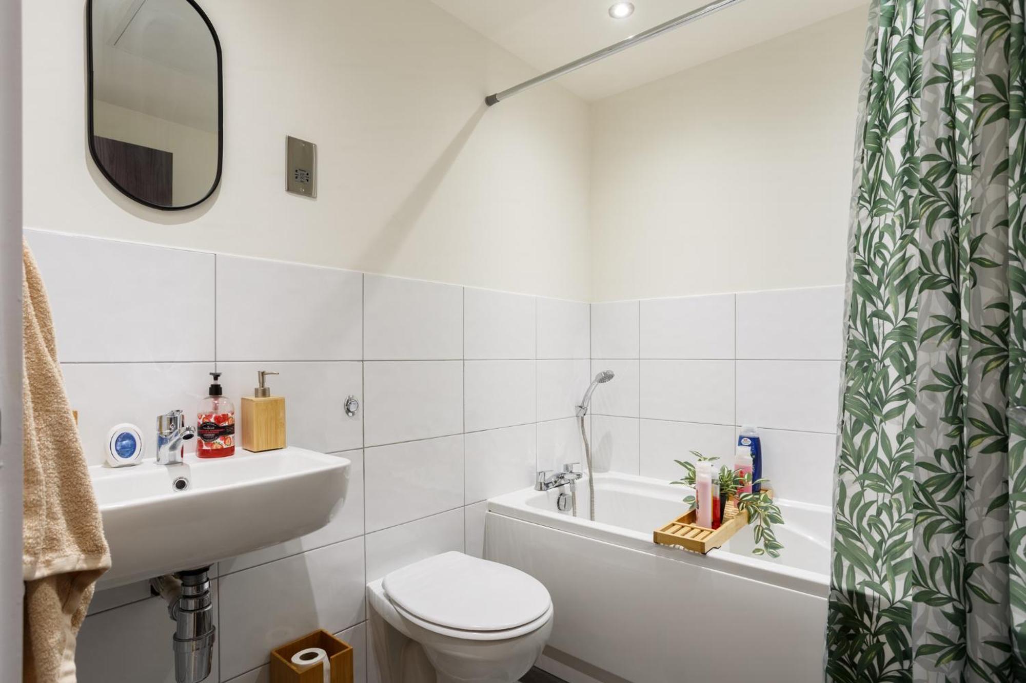 Modern And Cozy Two-Bed Apartment In Bradford Bradford  Exteriör bild