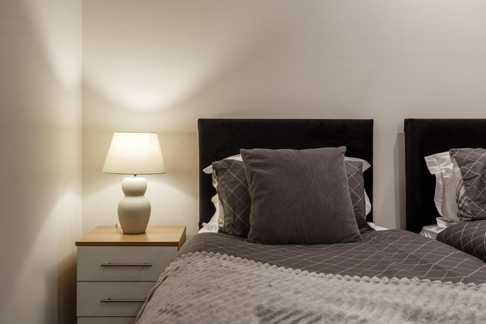 Modern And Cozy Two-Bed Apartment In Bradford Bradford  Exteriör bild
